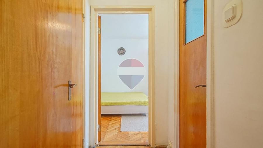 Apartament cu 2 camere semidecomandat în Centrul Civic