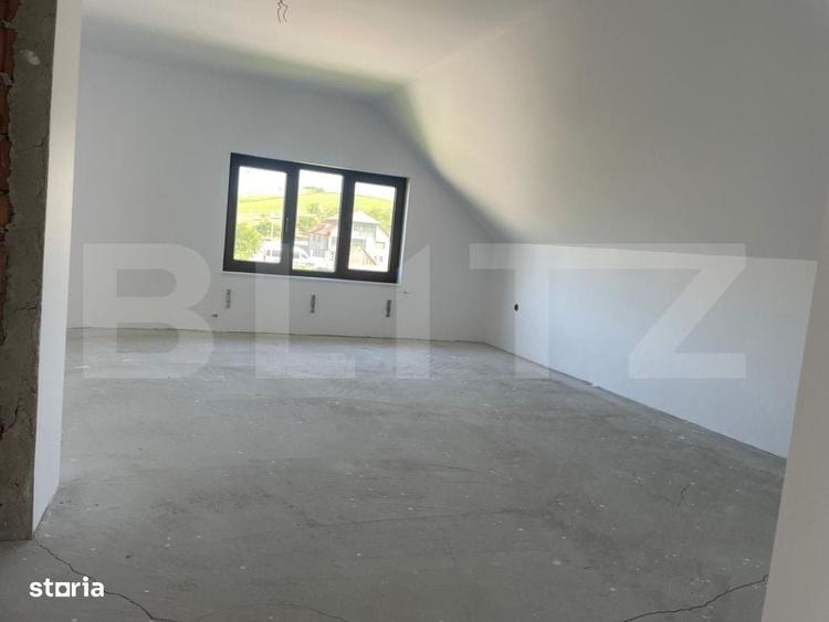 Casă cu 4 camere cu Teren 3000 Mp în Mihai Viteazu