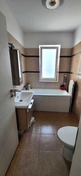 Apartament cu 2 camere decomandat în Apărătorii Patriei