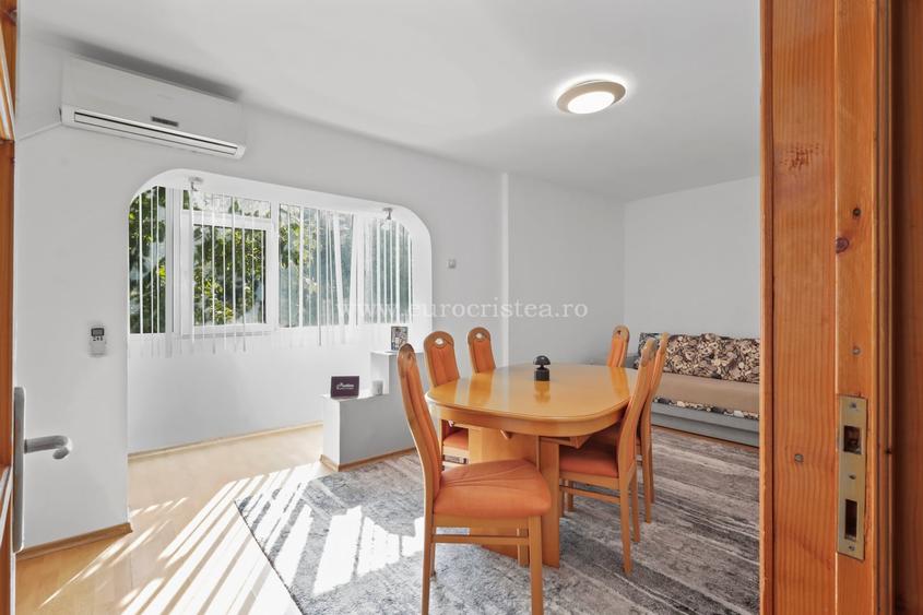 Apartament cu 3 camere decomandat în Central