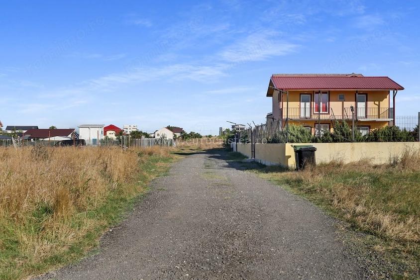 Casă cu 9 camere cu Teren 500 Mp în Schitu