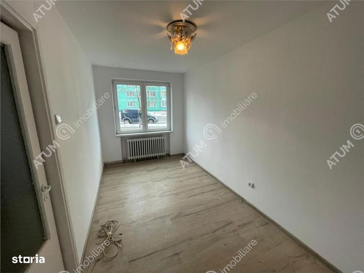 Apartament cu 3 camere semidecomandat în Terezian