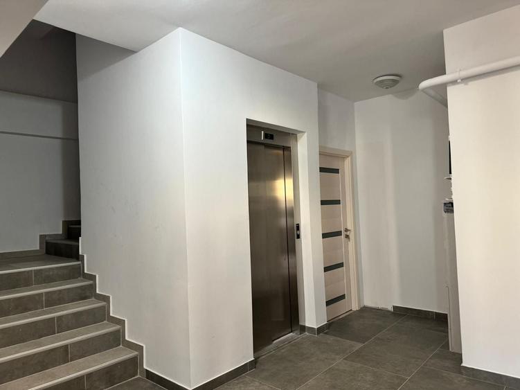 Birou, de 210 mp, în Central