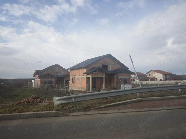 Casă cu 5 camere cu Teren 400 Mp în Central