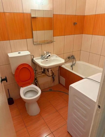 Garsonieră decomandată în Girocului