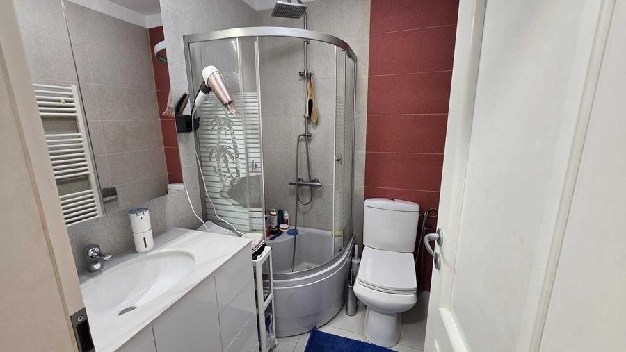 Apartament cu 3 camere decomandat în Giulești