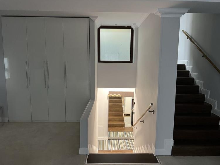 Apartament cu 2 camere decomandat în Poiana Brașov