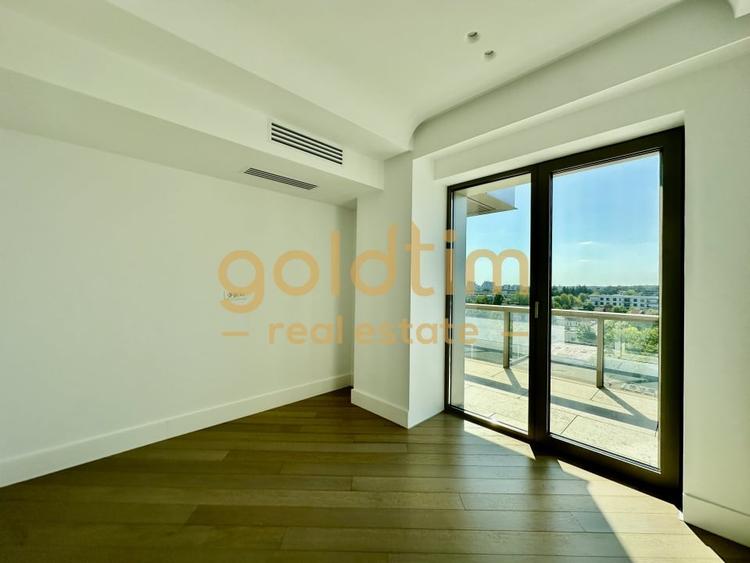 Apartament cu 4 camere decomandat în Pipera