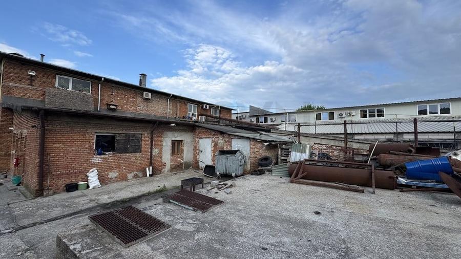 Spațiu comercial, de 1,300 mp, în Căzănești