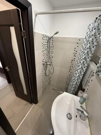 Apartament cu 2 camere decomandat, mobilat în Sala Palatului