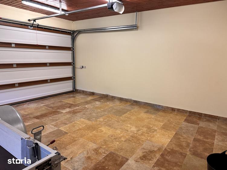 Casă cu 10 camere cu Teren 600 Mp în Eforie