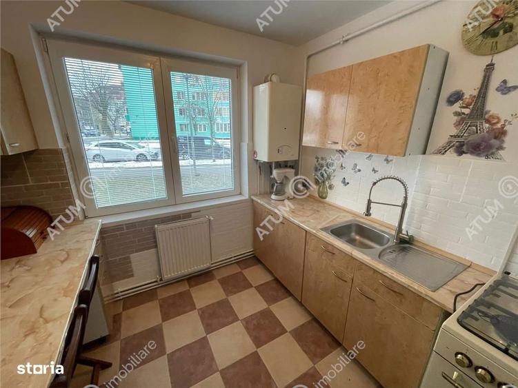 Apartament cu 3 camere semidecomandat în Terezian
