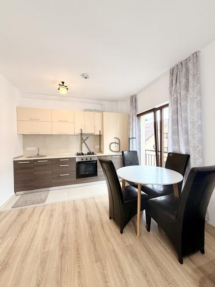 Apartament cu 3 camere semidecomandat, mobilat în Zorilor