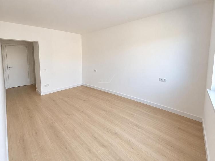 Apartament cu 3 camere decomandat în Giroc
