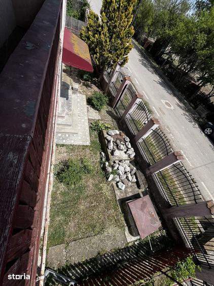 Casă cu 5 camere cu Teren 500 Mp în Priseaca
