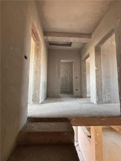 Duplex cu 5 camere cu Canalizare în Moșnița Nouă