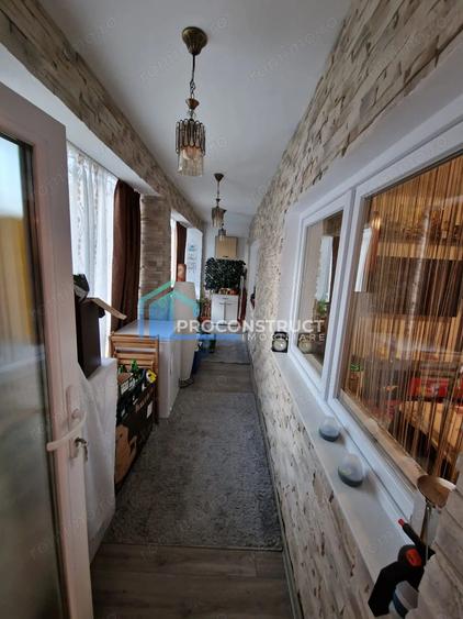 Apartament cu 5 camere nedecomandat, mobilat în UMT