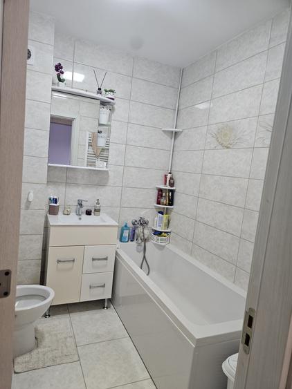 Apartament cu 2 camere decomandat în Exterior Vest