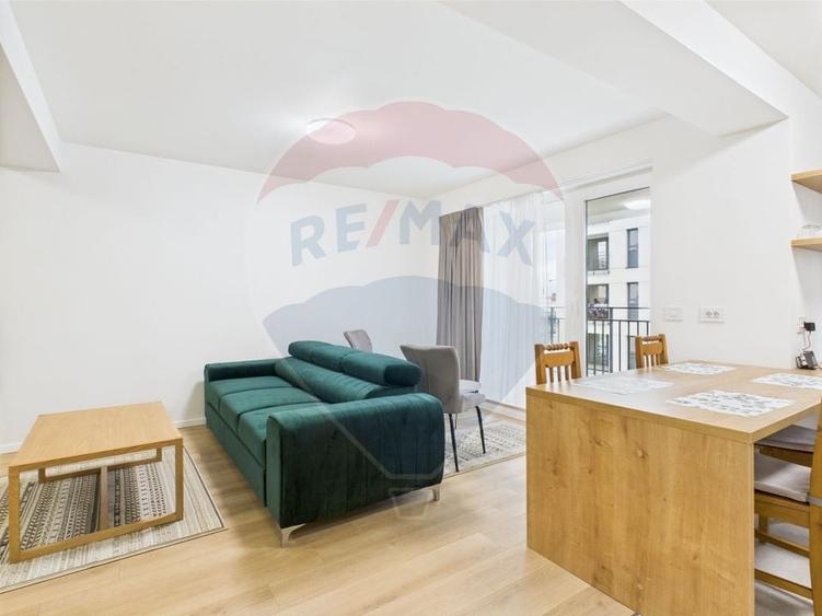 Apartament cu 2 camere decomandat în Tractorul