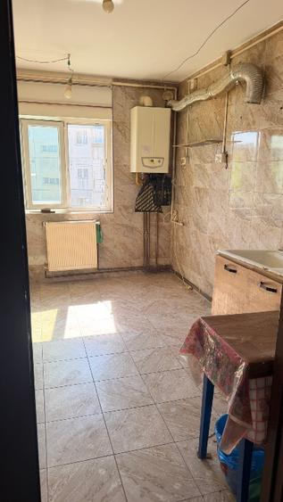 Apartament cu 4 camere decomandat în Sud-Vest