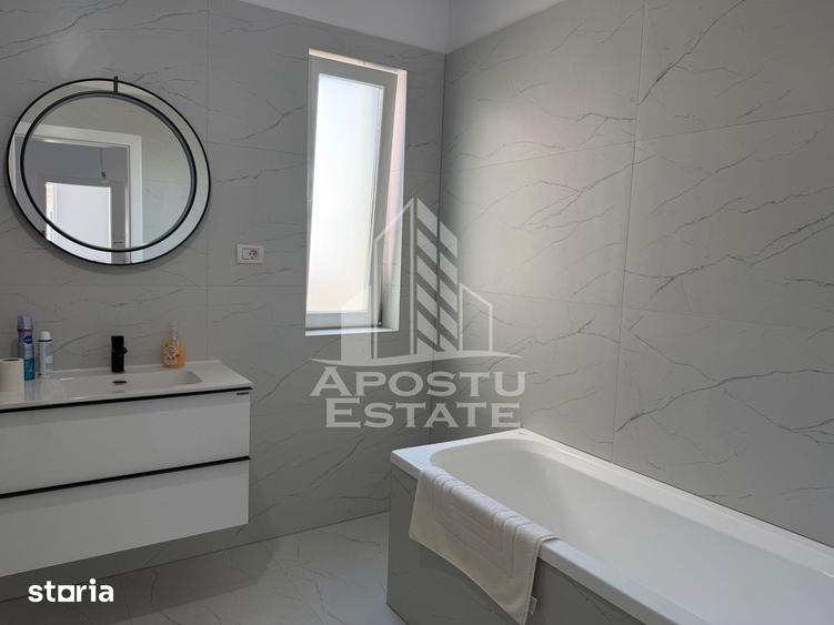 Casă cu 4 camere cu Teren 252 Mp în Remetea Mare