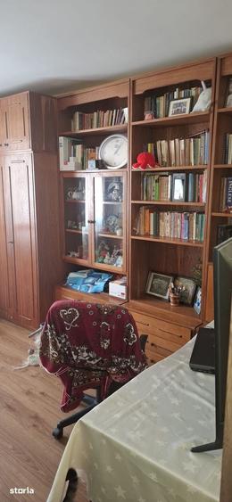 Apartament cu 3 camere decomandat în Dârste