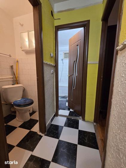 Apartament cu 3 camere decomandat în Babadag