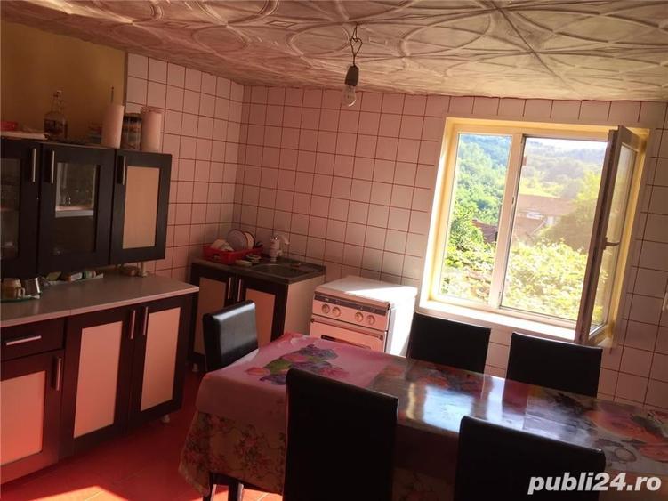 Casă cu 8 camere cu Teren 240 Mp în Orșova