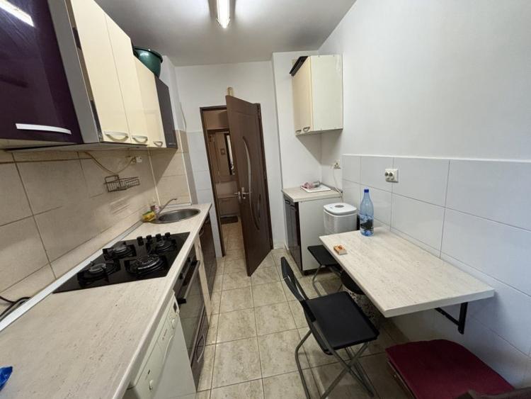 Apartament cu 3 camere decomandat în Iancului