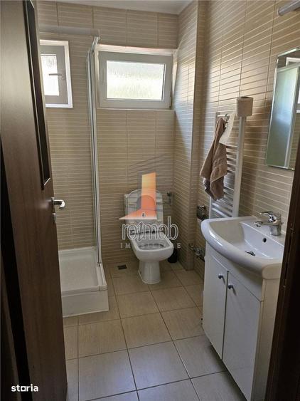 Apartament cu 2 camere decomandat în Polonă