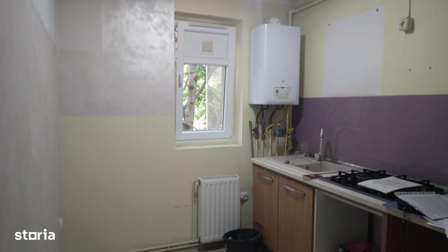 Apartament cu 3 camere în Vitan