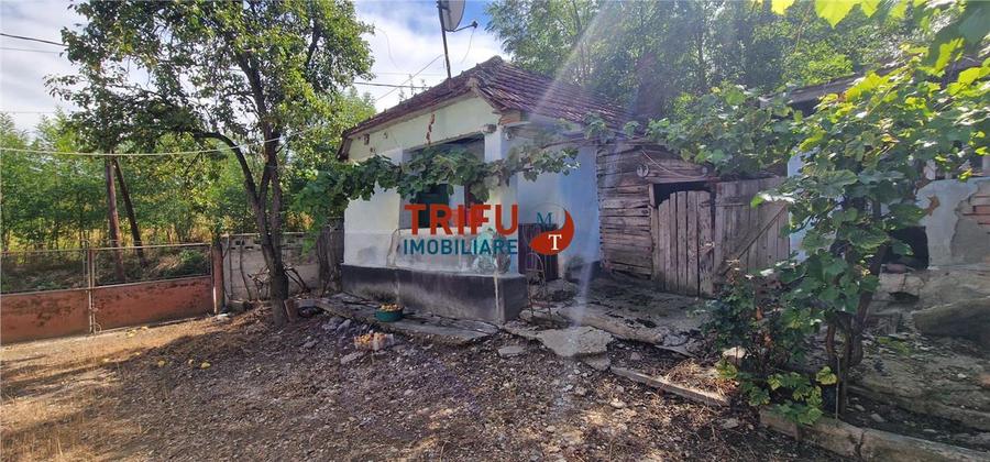 Casă individuală cu 3 camere cu Teren 2000 Mp în Hopârta