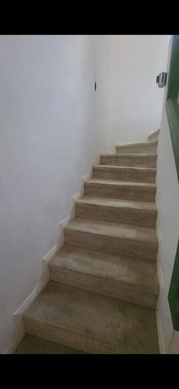 Casă individuală cu 4 camere cu Canalizare în Vatra Luminoasă