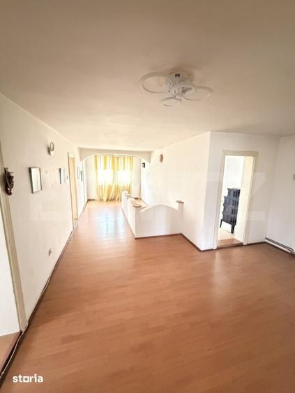 Casă cu 7 camere cu Teren 671 Mp în Central