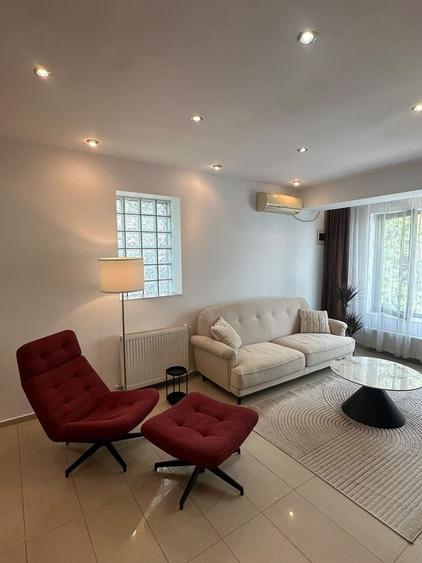 Apartament cu 3 camere decomandat, mobilat în Dristor