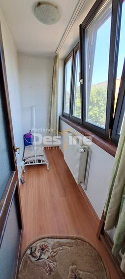 Apartament cu 2 camere semidecomandat, mobilat în Nicolina