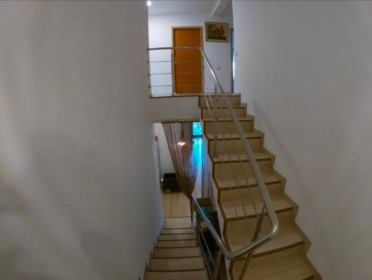 Casă cu 5 camere cu Canalizare în Pantelimon