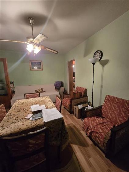 Apartament cu 3 camere semidecomandat în Brâncoveanu
