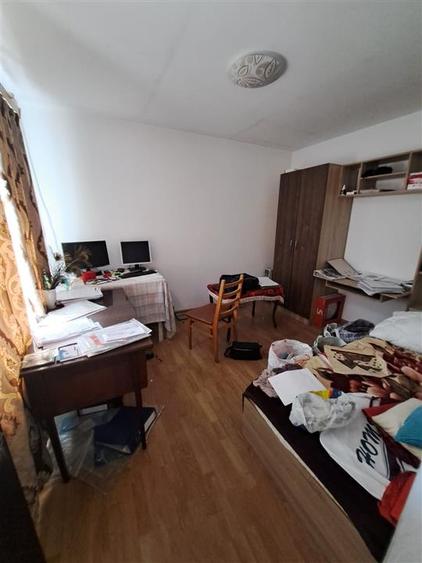 Casă cu 6 camere cu Canalizare în Bucium