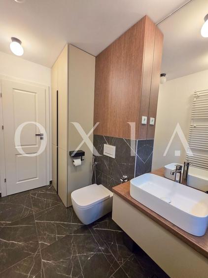 Apartament cu 3 camere semidecomandat, mobilat în Circumvalațiunii