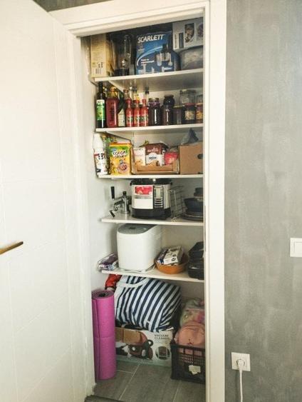 Apartament cu 4 camere semidecomandat, mobilat în Florești