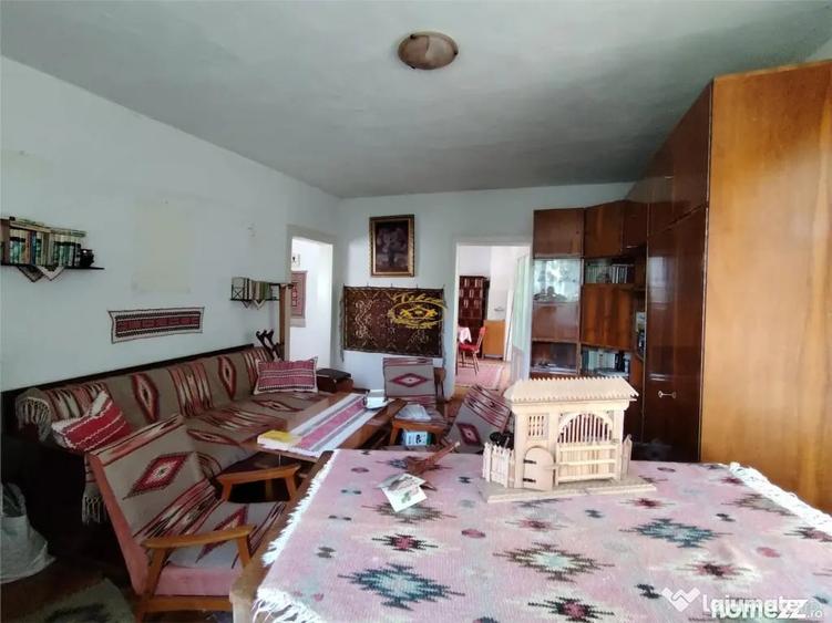 Casă cu 3 camere cu Teren 624 Mp în Central