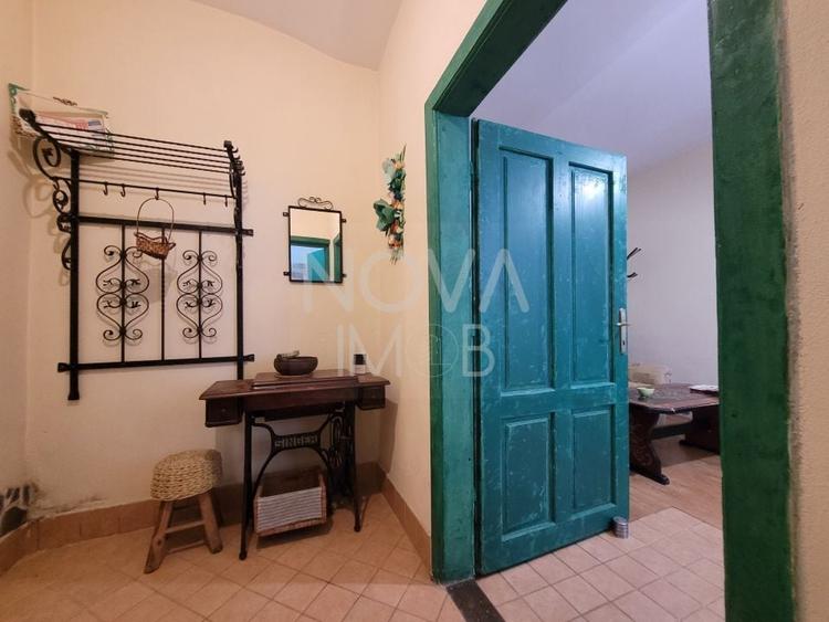 Apartament cu 2 camere nedecomandat, mobilat în Central