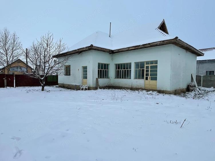 Casă cu Teren 2850 Mp în Tomnatic