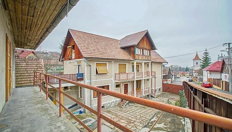 Casă cu 4 camere în Turcheș
