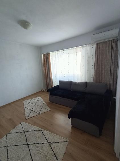 Apartament cu 2 camere semidecomandat în Ostroveni