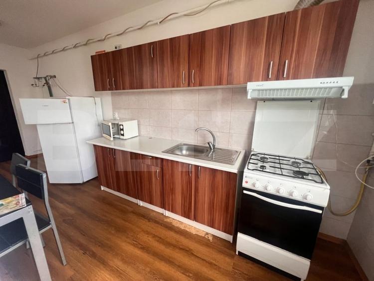Apartament cu 2 camere semidecomandat, mobilat în Bulgaria