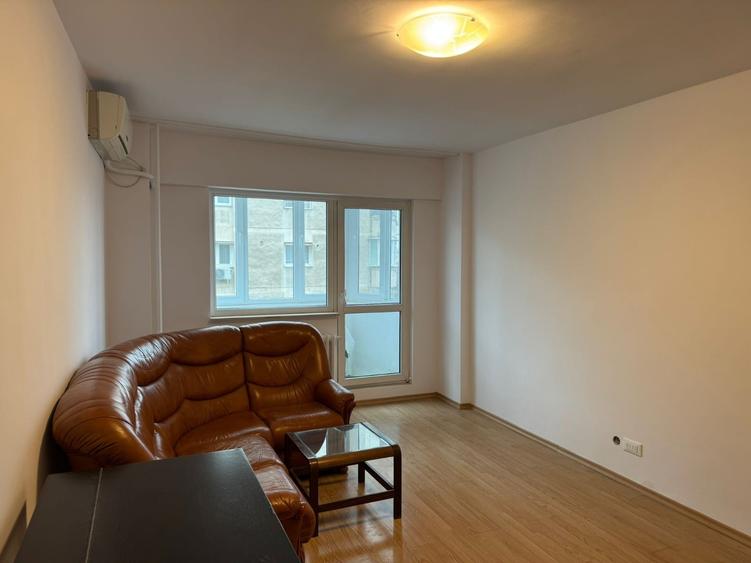 Apartament cu 2 camere semidecomandat, mobilat în Panduri