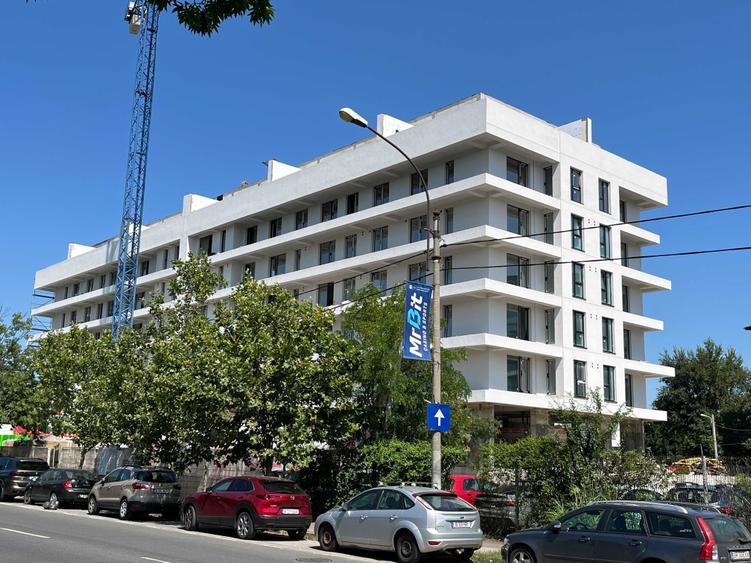 Apartament cu 3 camere decomandat în Splaiul Unirii