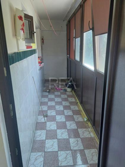 Apartament cu 2 camere semidecomandat în Colentina